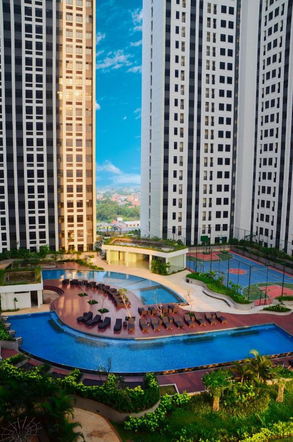 Louis Kienne Cikarang Hotel & Service Apartment Бекаси Экстерьер фото