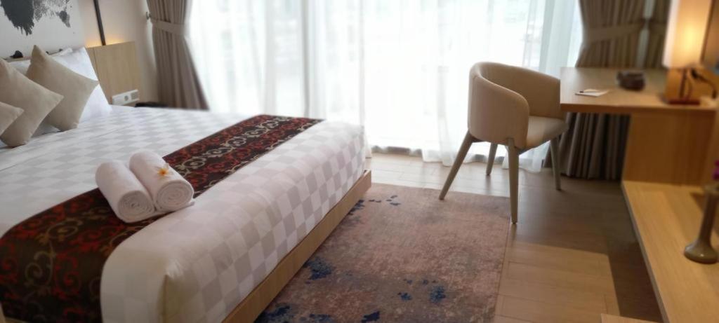 Louis Kienne Cikarang Hotel & Service Apartment Бекаси Экстерьер фото